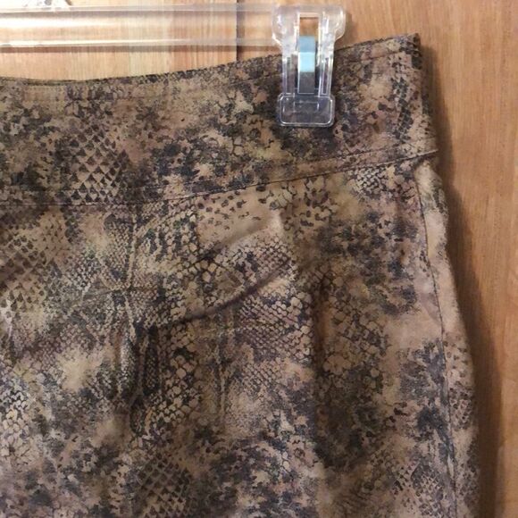 Chico's Brown Snakeskin Print Pencil Skirt 1.5 Medium - Picture 9 of 13